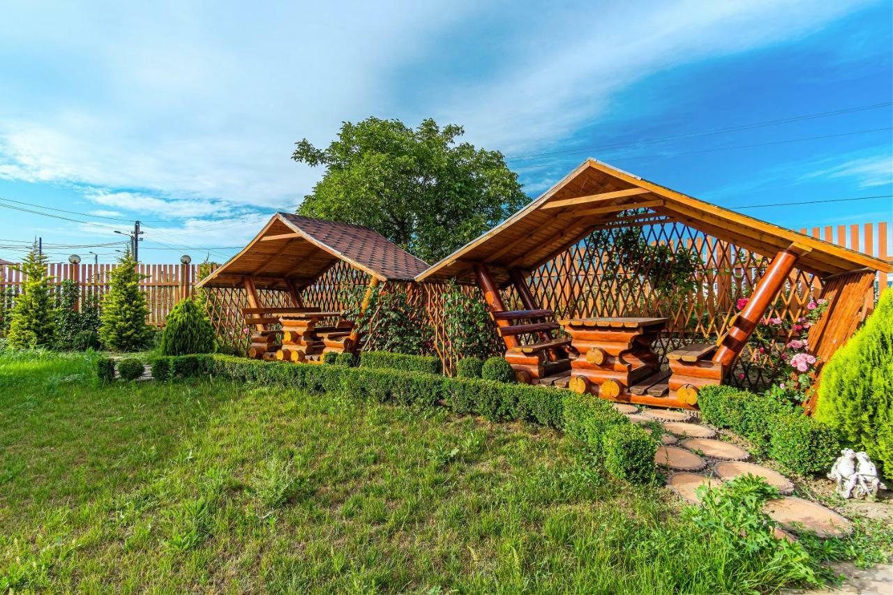 Akvalis Комплекс Для Отдыха Burlach'ya Balka Exterior foto