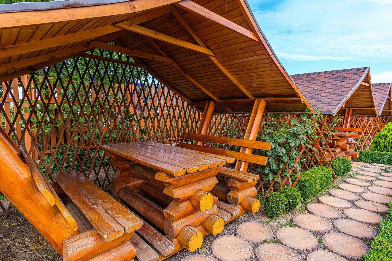 Akvalis Комплекс Для Отдыха Burlach'ya Balka Exterior foto